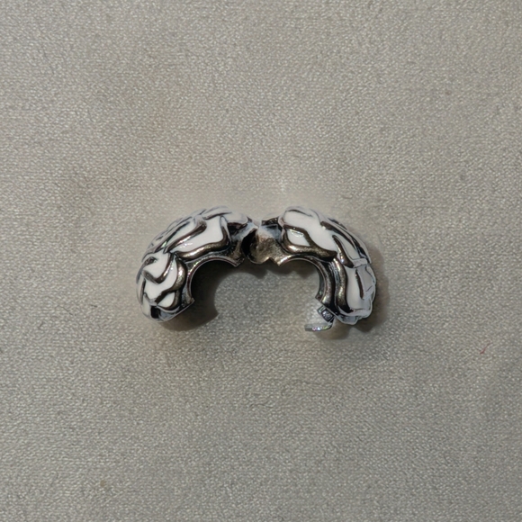 Pandora Pink Rose Garden Clip Charm - Picture 3 of 5